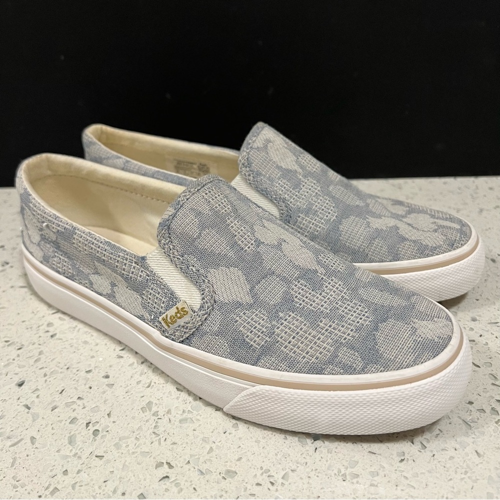 KEDS Jump Kick Slip On Leo Chambray Sneakers Blue White Leopard Clouds Sz 6.5
